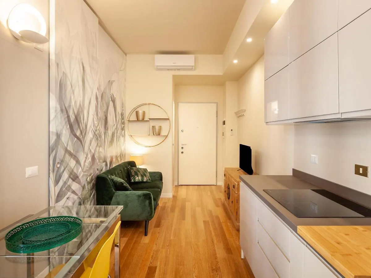 Easyhomes - Vincenzo Monti Milaan 0*,  Italië